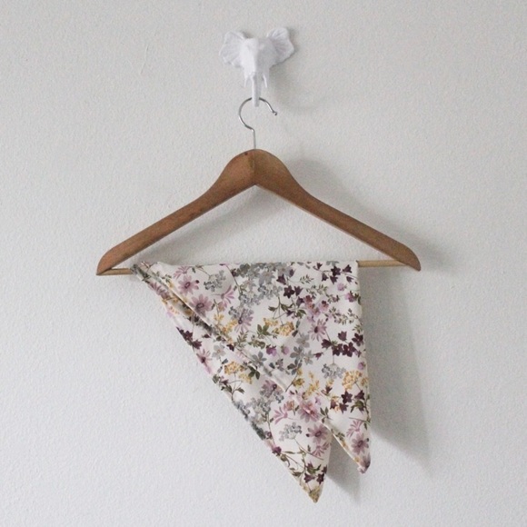 NWT Handmade Floral 18” x 18” Scarf L1043 - Picture 5 of 10